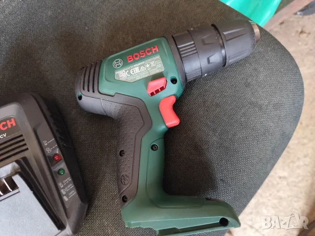 чисто нов винтоверт Bosch 18V с ново зарядно Bosch AL 1830 CV, снимка 3 - Винтоверти - 56130549