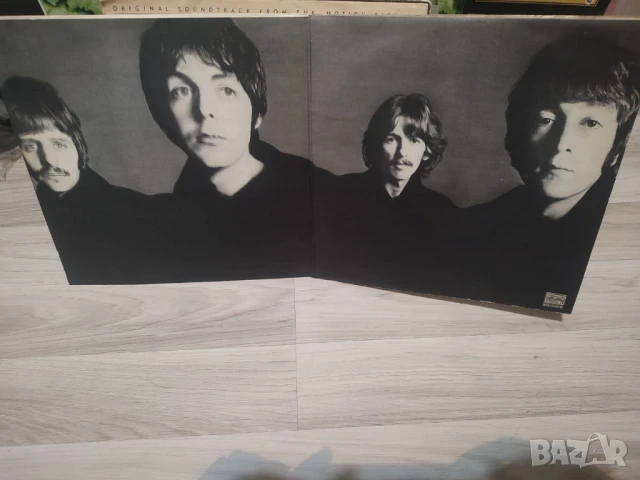 2 Броя Грамофонни Полочи "The Beatles" / Цена 37лв + ДОСТАВКА