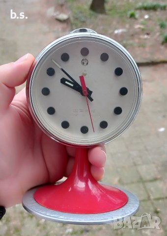 Ретро механичен будилник Golden Cock