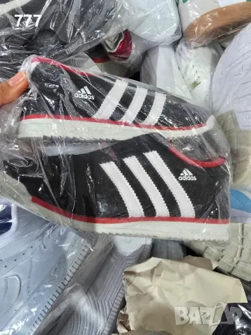 дамски маратонки Adidas , снимка 2 - Маратонки - 48777940