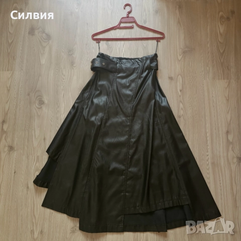 Чисто нова черна дълга лъскава кожена пола с колан, размер "M", снимка 10 - Поли - 52670227