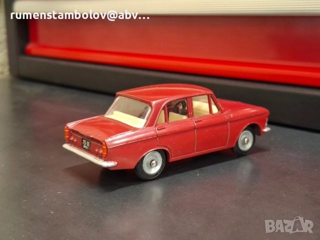 Москвич 408, Dinky toys, 1:43, снимка 3 - Антикварни и старинни предмети - 52914283