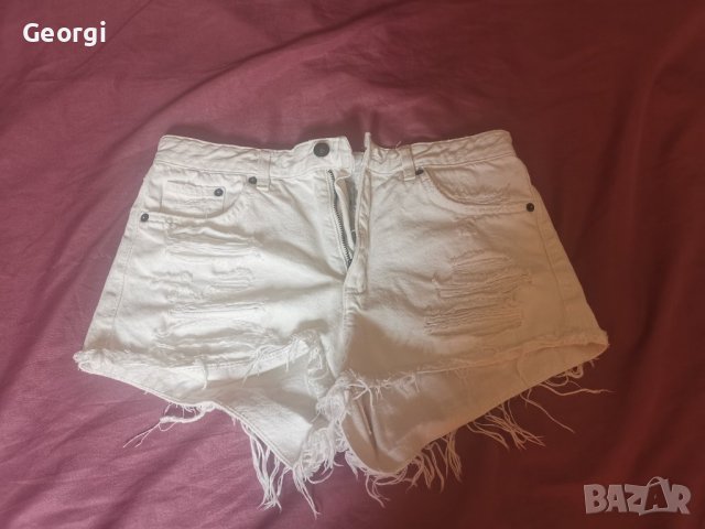 Бели къси панталони, снимка 2 - Къси панталони и бермуди - 37091744