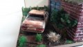 Макет-Diorama junk garage abandoned Mercedes-Benz E-Class, снимка 2