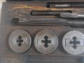 Старо Качество Made in USA-Големи Резбонарезни Плашки Метчици За Резби Дървена Кутия-Старо Производс, снимка 7