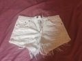 Бели къси панталони, снимка 2