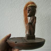 Стара дървена фигура с пепелник, дивак дърворезба, снимка 1 - Антикварни и старинни предмети - 29183817