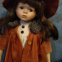 Голяма колекционерска порцеланова кукла намалена, снимка 5 - Колекции - 34066969