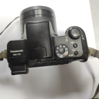 Фотоапарат Panasonic Lumix DMC-FZ5, снимка 2 - Фотоапарати - 44570180