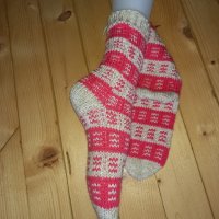 Ръчно плетени дамски чорапи размер 36, снимка 2 - Дамски чорапи - 37790215