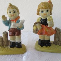 2 бр  стари фигури момче момиче керамика порцелан, червена шапчица, снимка 1 - Декорация за дома - 29125581
