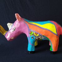 Стара фигура, цветен носорог, папие-маше, снимка 1 - Статуетки - 38055851