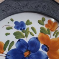 Немска порцеланова декоративна чиния с калаен обков , снимка 3 - Декорация за дома - 34405924