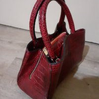 Дамска чанта, снимка 2 - Чанти - 30919590