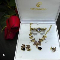 Елегантен подаръчен комплект бижута - пръстен, гривна, обеци и колие в луксозна кутия, снимка 5 - Колиета, медальони, синджири - 44387551