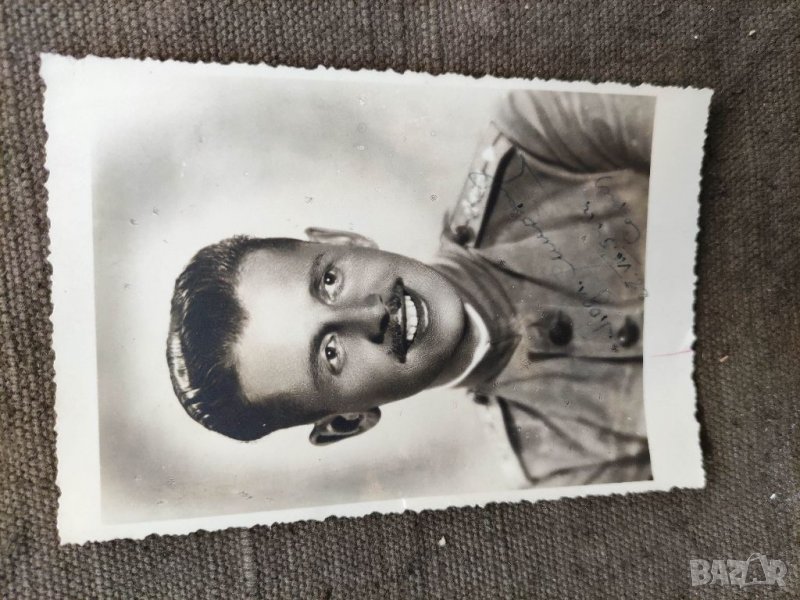 Продавам стар снимка на военен , снимка 1