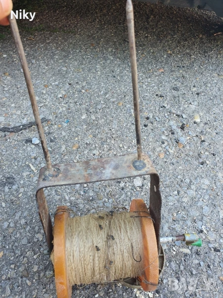 Ръчна макара с риболовна корда , снимка 1