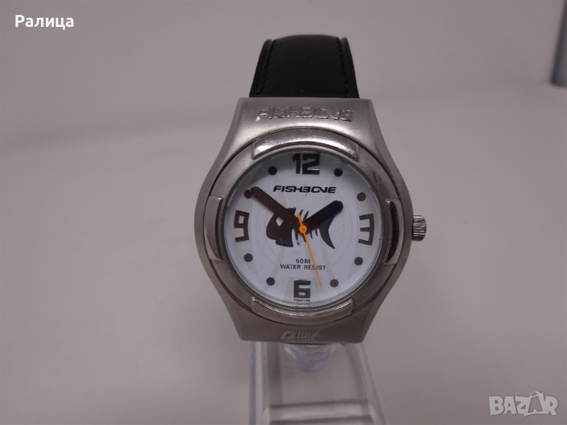 Мъжки кварцов часовник. С нова кожена каишка и с нова батерия. Работещ. Цена 30 лв. , снимка 1