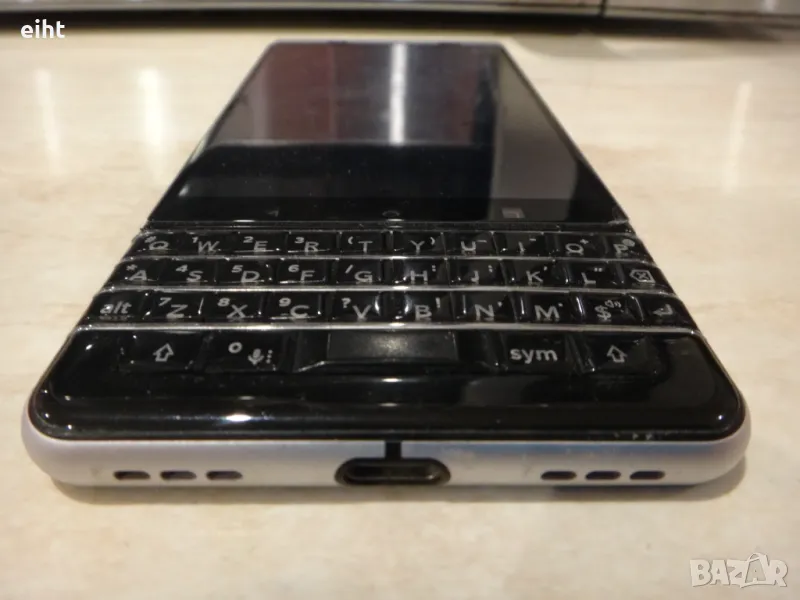 Blackberry Key One, снимка 1
