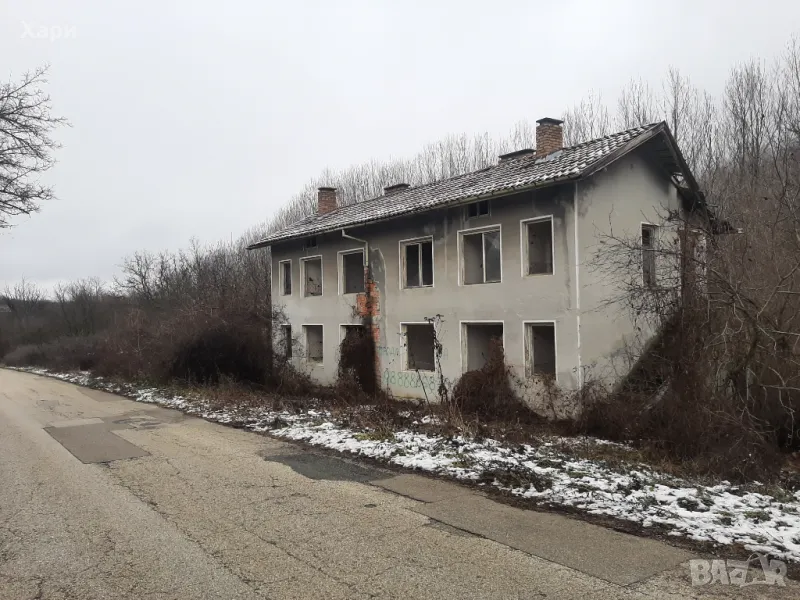 жилищна сграда, снимка 1