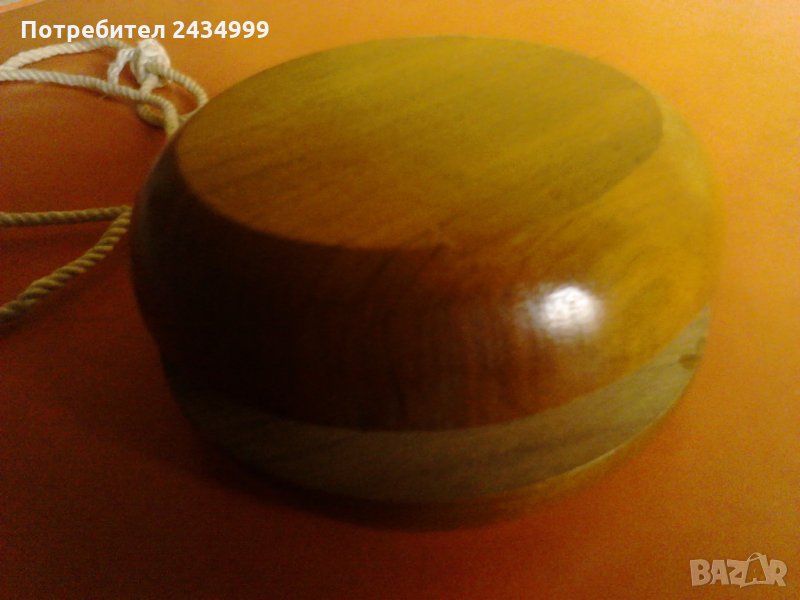 Продавам голямо дьрвено американско йо-йо от 1950-те., снимка 1