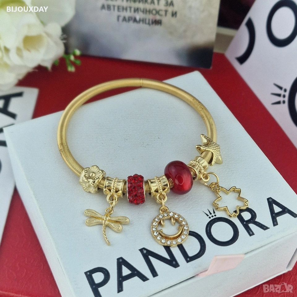 гривна с водно конче и усмихнато личице от медицинска стомана с 18 карата златно покритие, снимка 1