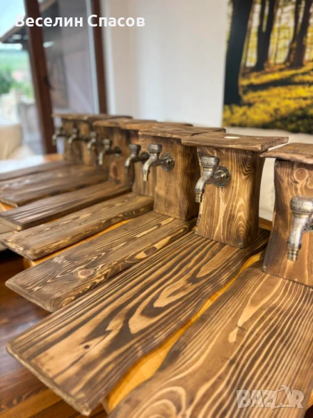 Диспенсър за алкохол с дъска за сервиране., снимка 1