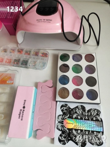 Комплект за маникюр с УВ лампа,електрическа пила и много други, снимка 4 - Други - 53950321