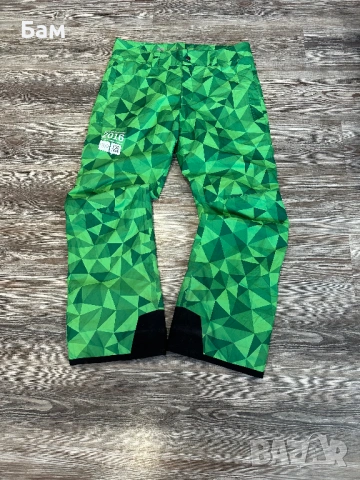  Оригинален мъжки панталон за зимни спортове Helly Hansen размер 52/Л, снимка 2 - Зимни спортове - 53113844