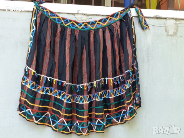 Страхотна тънка лятна престилка носия шевица