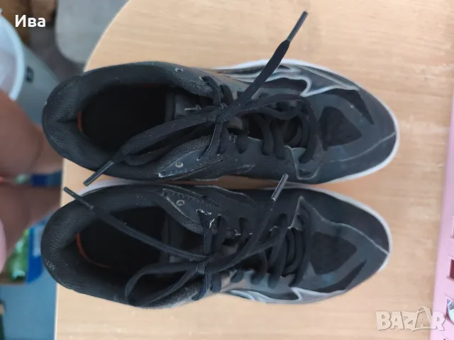 Маратонки Mizuno и шорти Hummel, снимка 4 - Детски маратонки - 55971861
