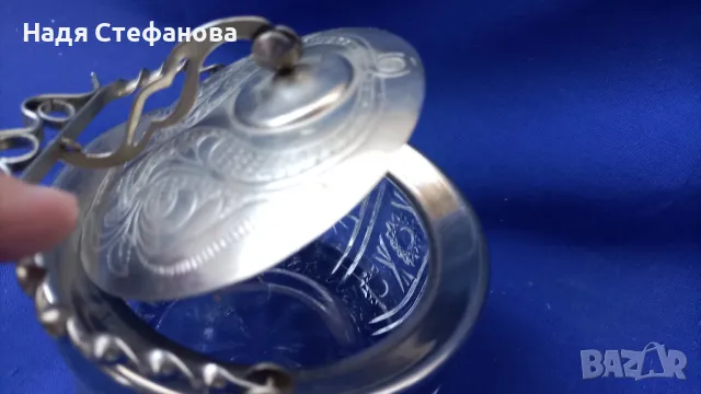 Кристална захарница с капаче, снимка 4 - Прибори за хранене, готвене и сервиране - 47486504