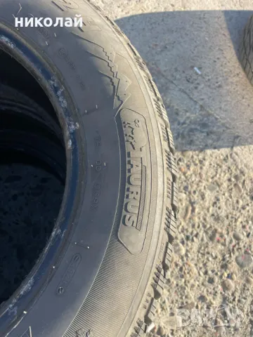 зимни гуми 215/65/16, снимка 2 - Гуми и джанти - 48411203