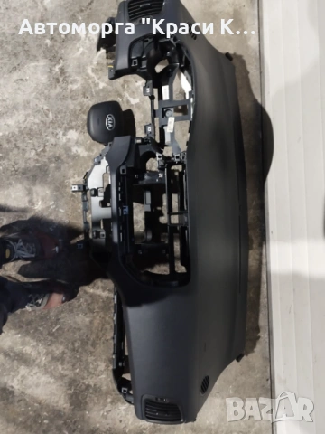 арматурно табло с двата аербека за Киа рио Kia Rio 2015г, снимка 2 - Части - 53984922