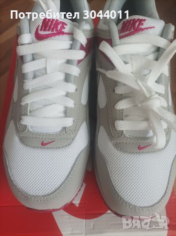 Нови оригинални маратонки Nike, снимка 8 - Маратонки - 37942346