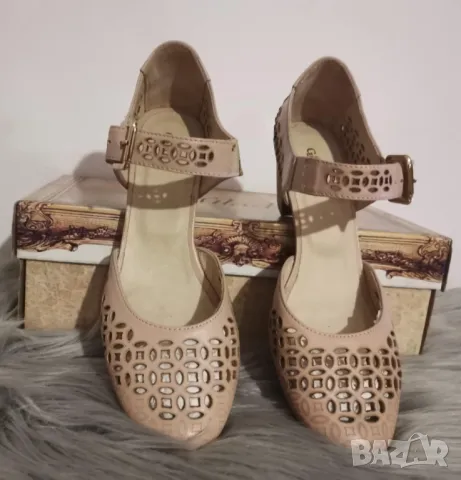 Дамски Сандали естествена кожа на ток 