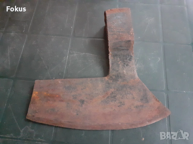 Стара голяма кована брадва - кривица, снимка 5 - Антикварни и старинни предмети - 53280207