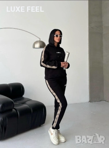 Дамски ватирани комплекти Guess - няколко цвята - 31€, снимка 2 - Спортни екипи - 53095290