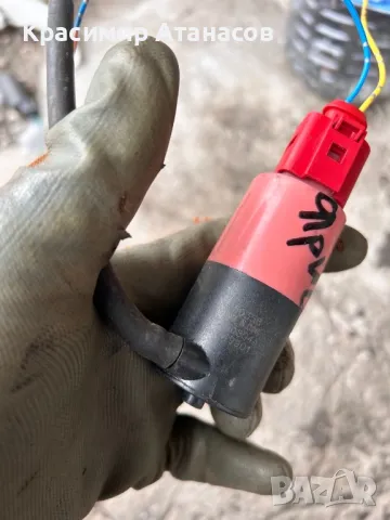 Помпичка чистачки за Тойота Ярис.2007-2011г, снимка 2 - Аксесоари и консумативи - 49071934