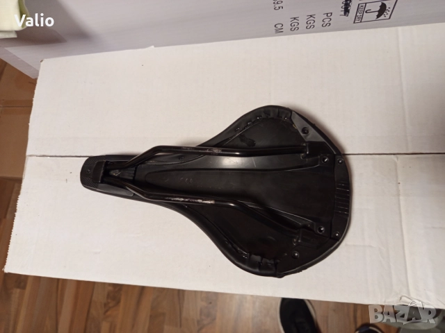 Части/екипировка за колело - наколенки, седалка, обувки , снимка 4 - Части за велосипеди - 52892860