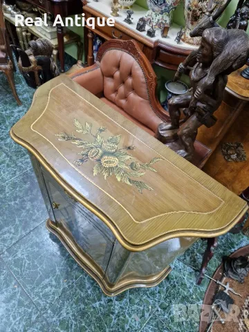 Страхотен антикварен холандски шкаф скрин от Японска череша , снимка 4 - Антикварни и старинни предмети - 48256067