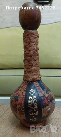 бутилка винтидж обвита с кожа Италия за колекционери 