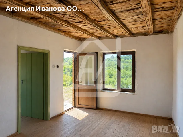 Къща с голям двор и плевник в с. Конак, 20 км от Попово, снимка 13 - Къщи - 55786139
