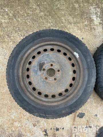 Зимни гуми с джанти 205/55 R 16, снимка 4 - Гуми и джанти - 52062567