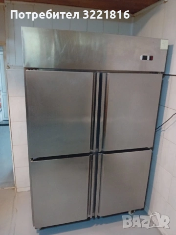 Хладилен шкаф двоен