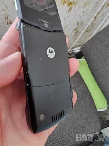 Сгъваем Телефон мида МОТОРОЛА v3  MOTOROLA v3 модел 2004, снимка 4 - Motorola - 51141932