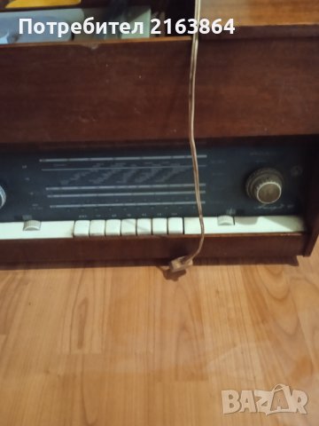 Радиограмофон Акорд 102, снимка 2 - Антикварни и старинни предмети - 44395906