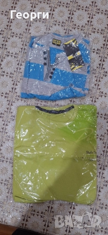 2 чисто нови тениски. Запечатани.