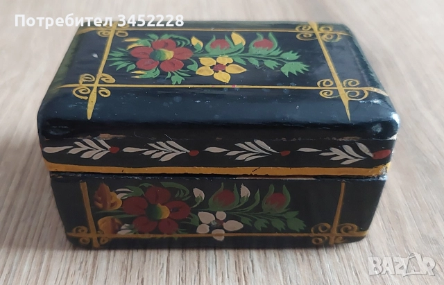 кутийка винтидж дървена за ценители 