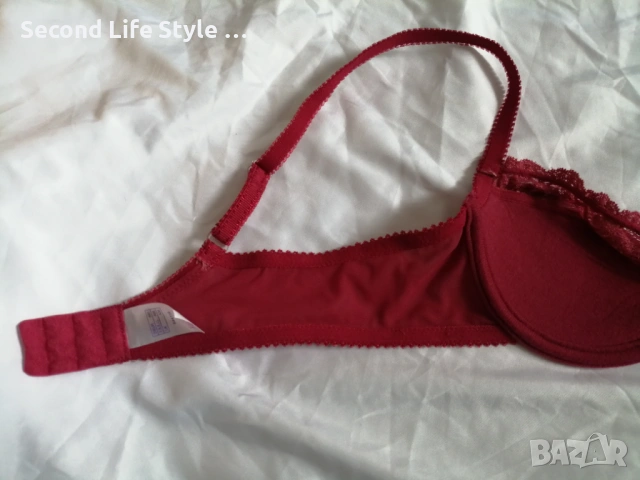 80A полупрозрачен дантелен сутиен с подплънки марка Viania Dessous, снимка 11 - Бельо - 54048636